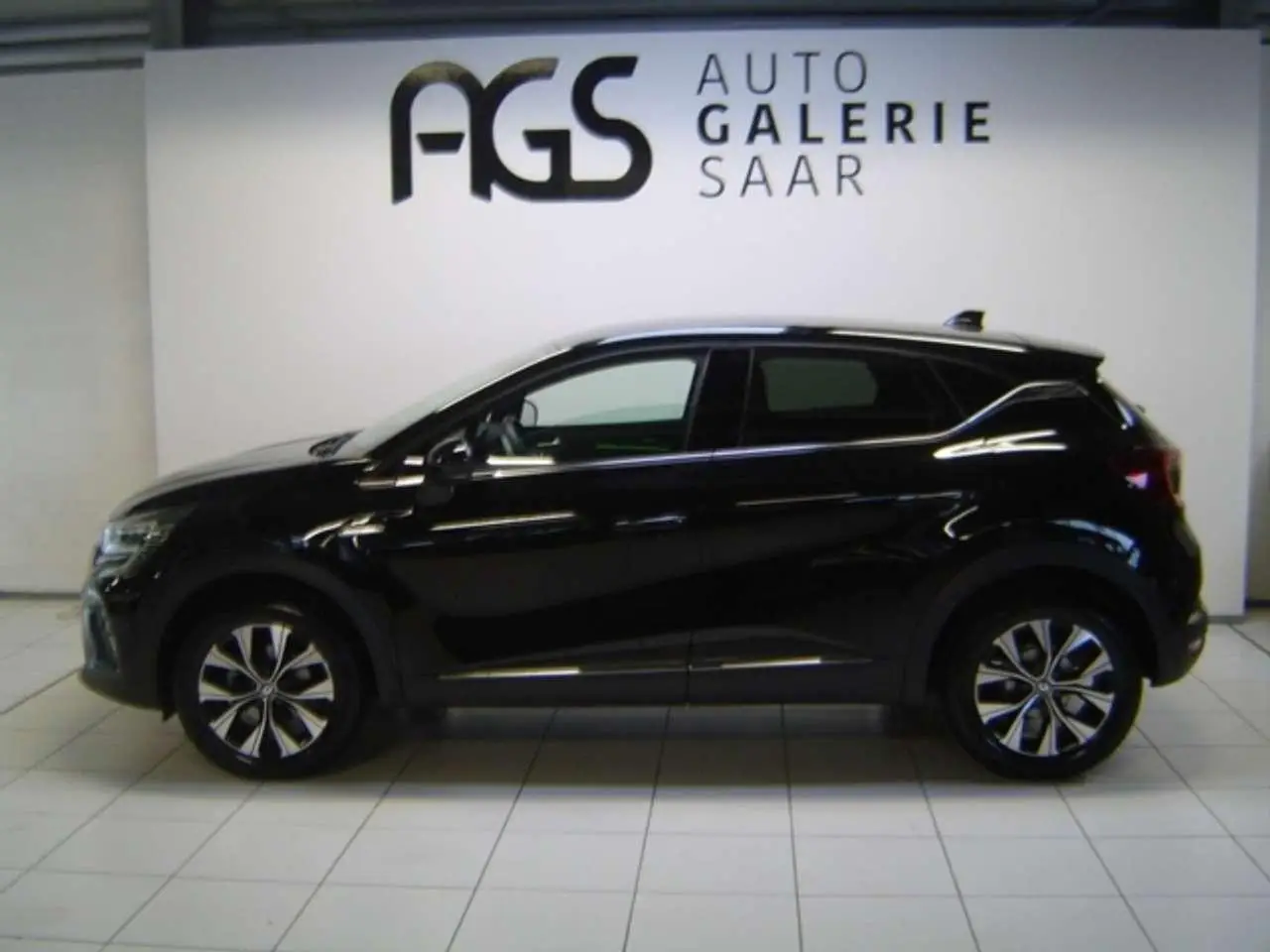 Photo 1 : Renault Captur 2023 Essence