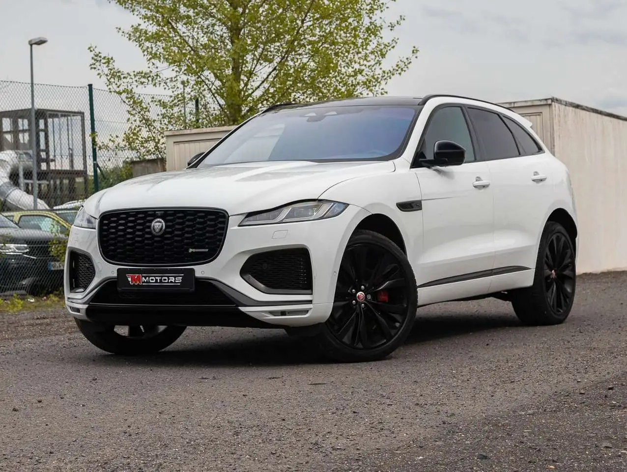 Photo 1 : Jaguar F-pace 2021 Essence