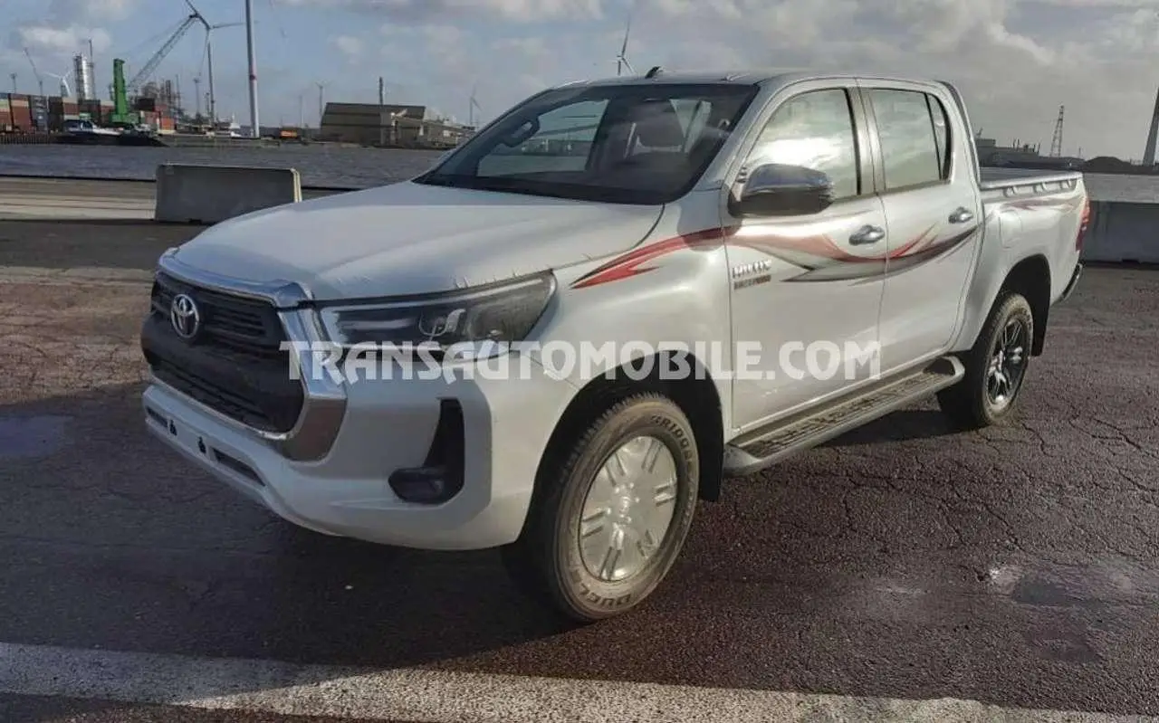 Photo 1 : Toyota Hilux 2024 Diesel