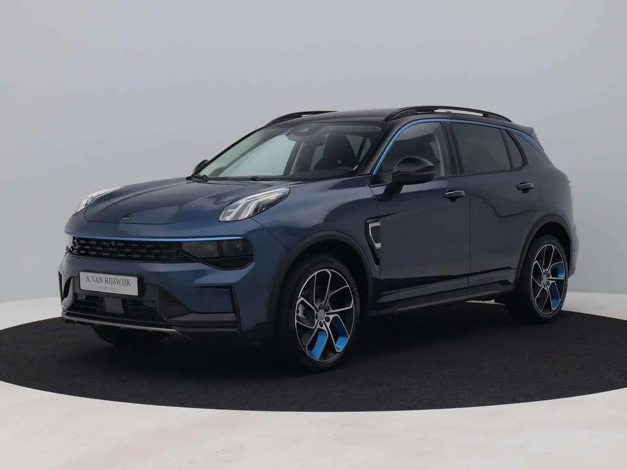 Photo 1 : Lynk & Co 01 2023 Hybrid