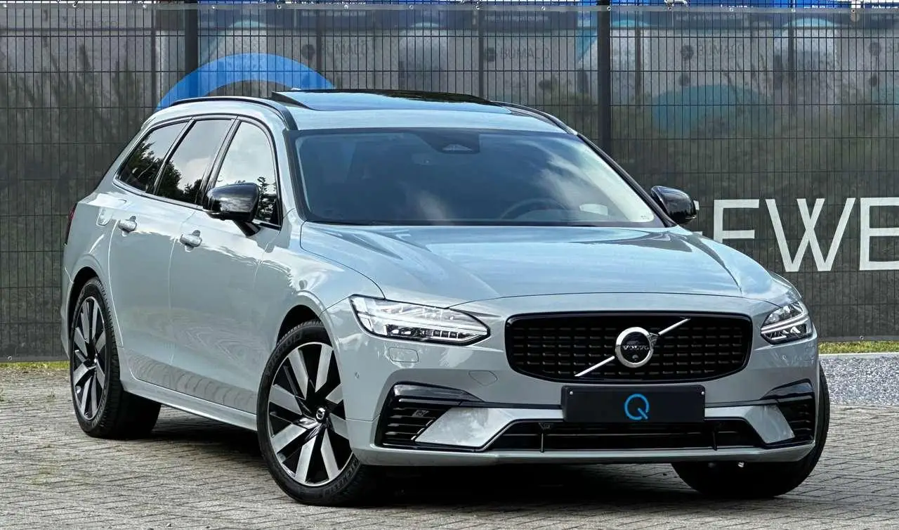 Photo 1 : Volvo V90 2024 Hybride