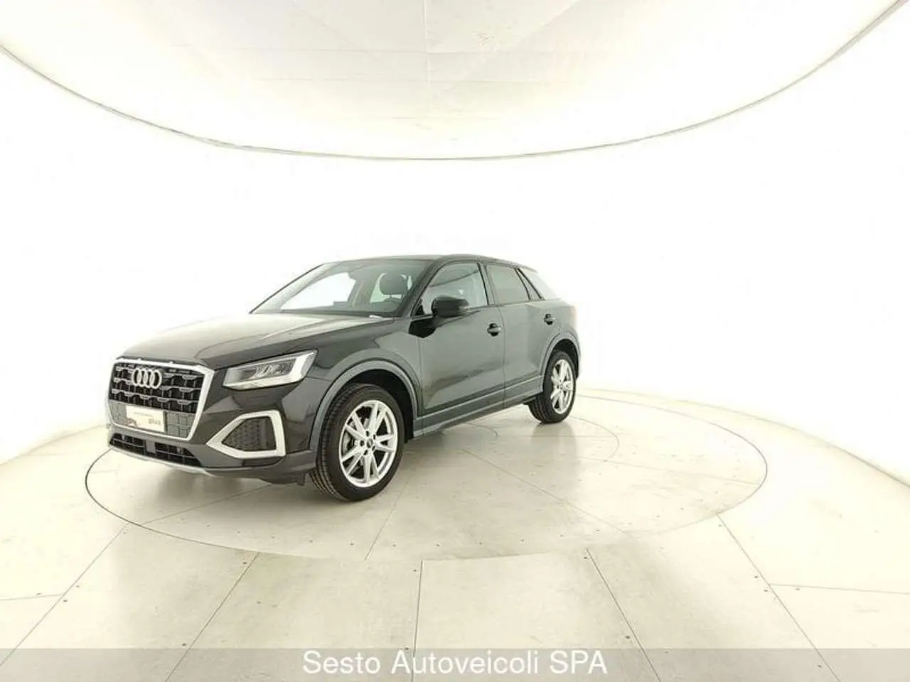 Photo 1 : Audi Q2 2023 Essence