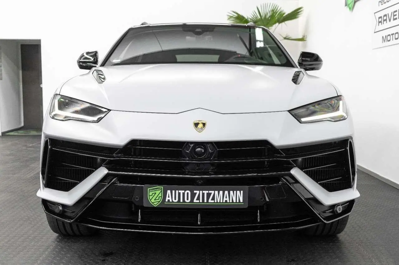 Photo 1 : Lamborghini Urus 2024 Petrol