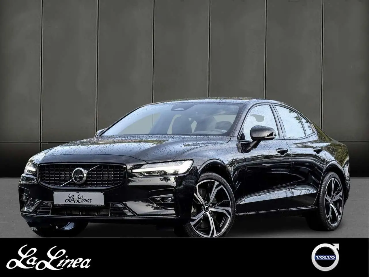 Photo 1 : Volvo S60 2023 Petrol