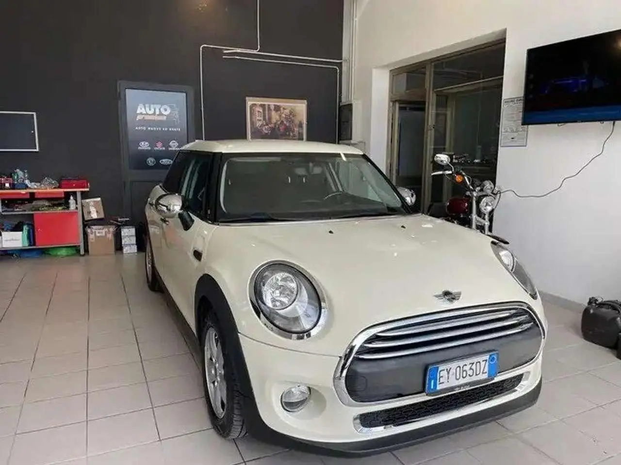 Photo 1 : Mini One 2015 Petrol