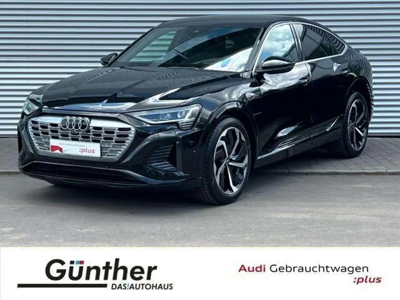 Photo 1 : Audi Q8 2023 Électrique