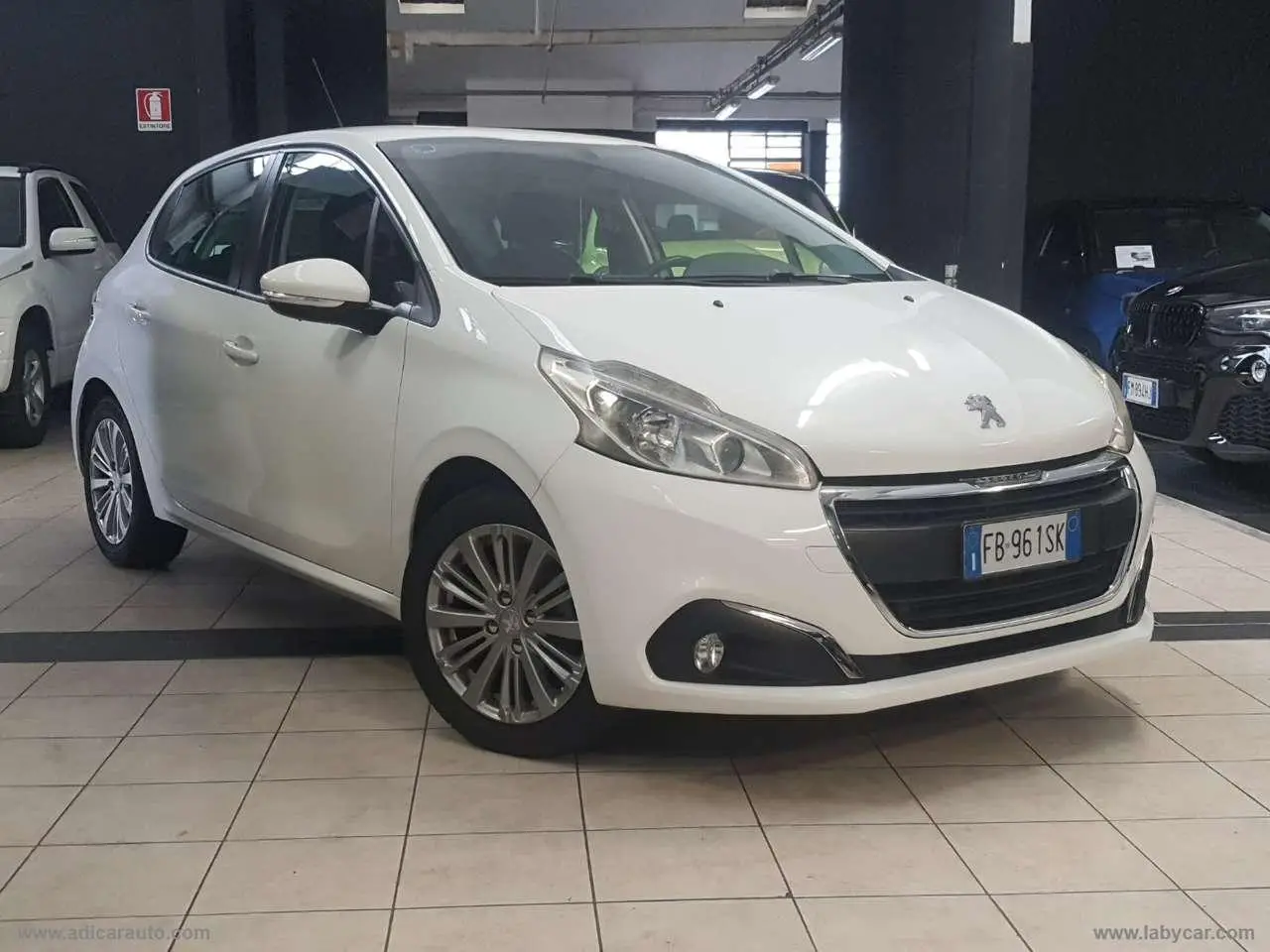 Photo 1 : Peugeot 208 2015 Essence