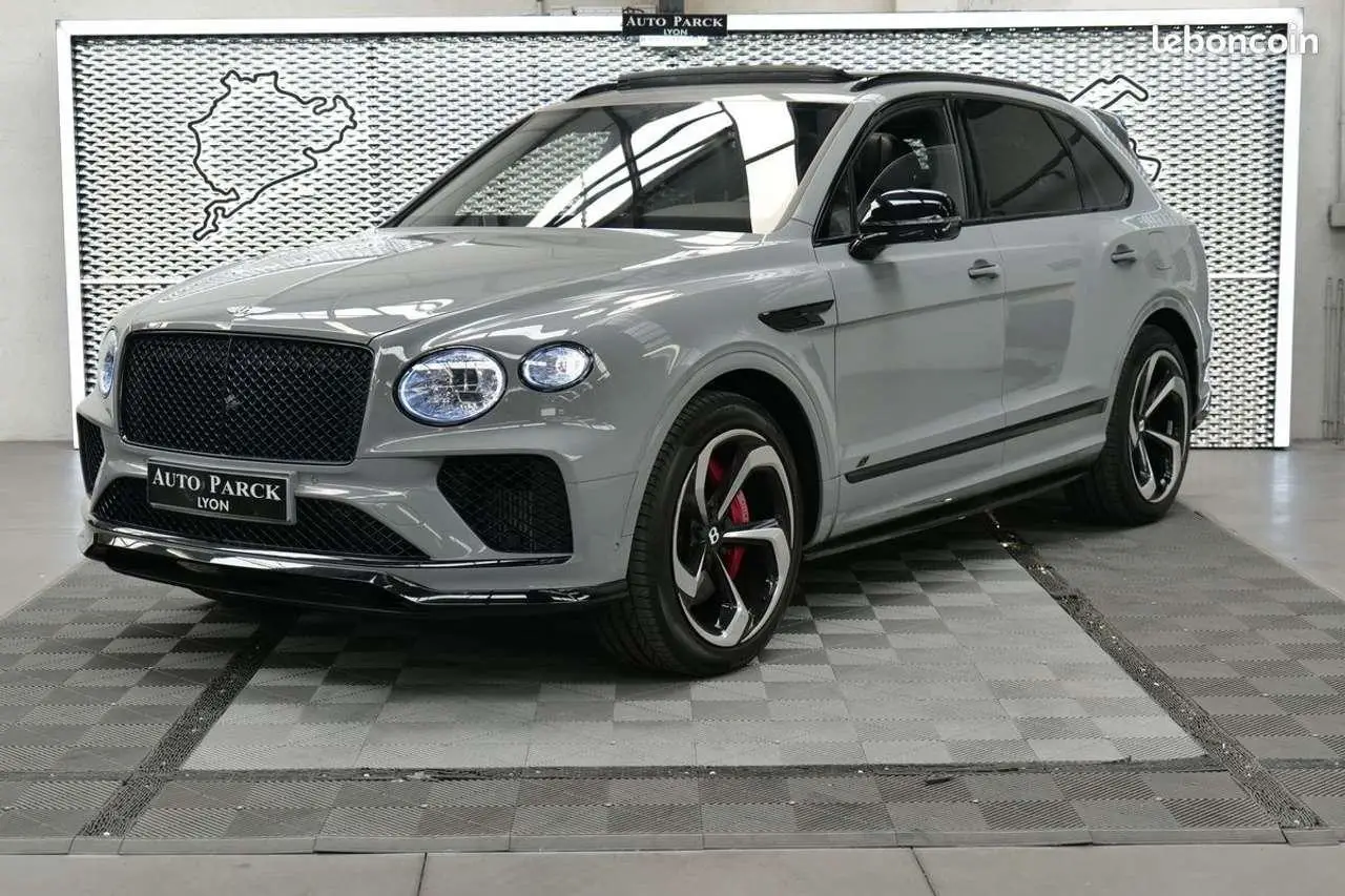 Photo 1 : Bentley Bentayga 2023 Hybrid