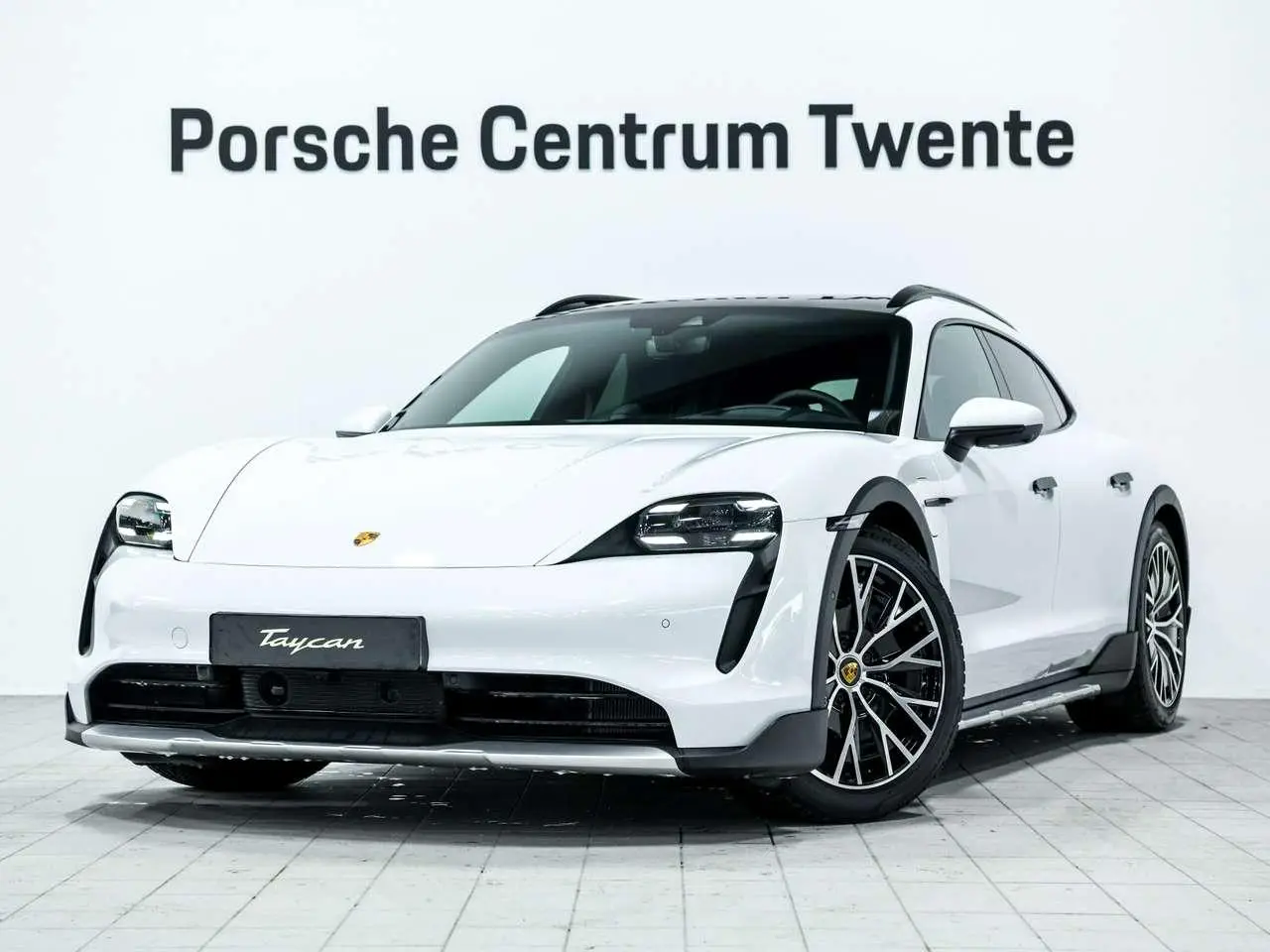 Photo 1 : Porsche Taycan 2023 Électrique