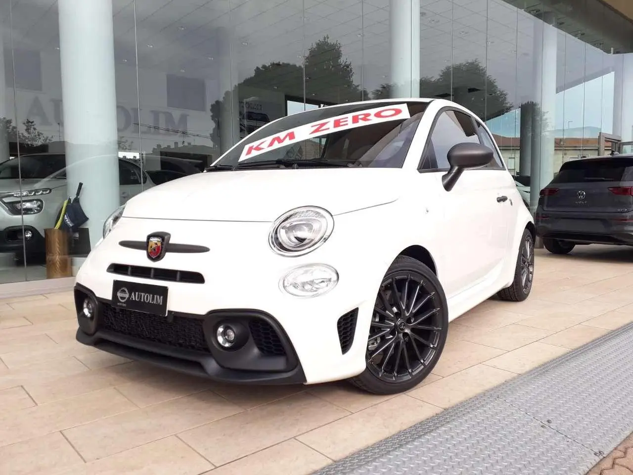 Photo 1 : Abarth 595 2024 Petrol