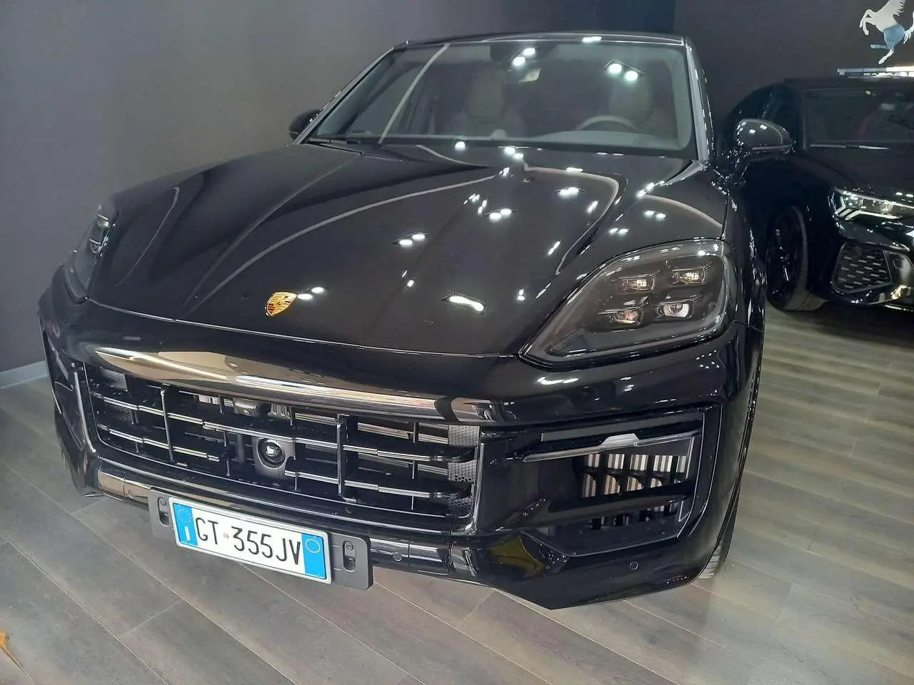 Photo 1 : Porsche Cayenne 2024 Hybrid