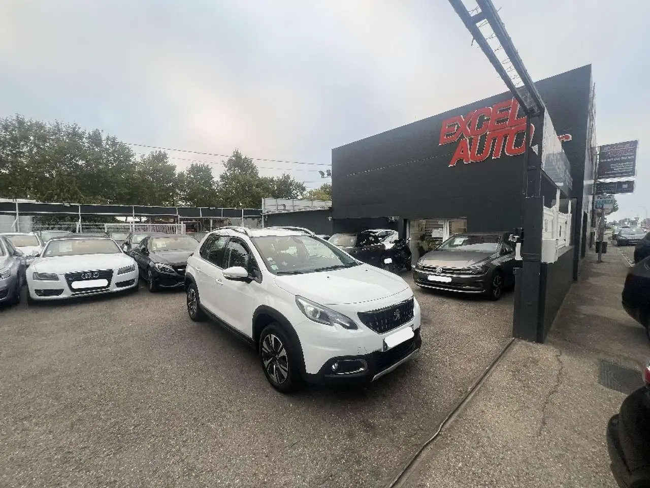 Photo 1 : Peugeot 2008 2017 Petrol