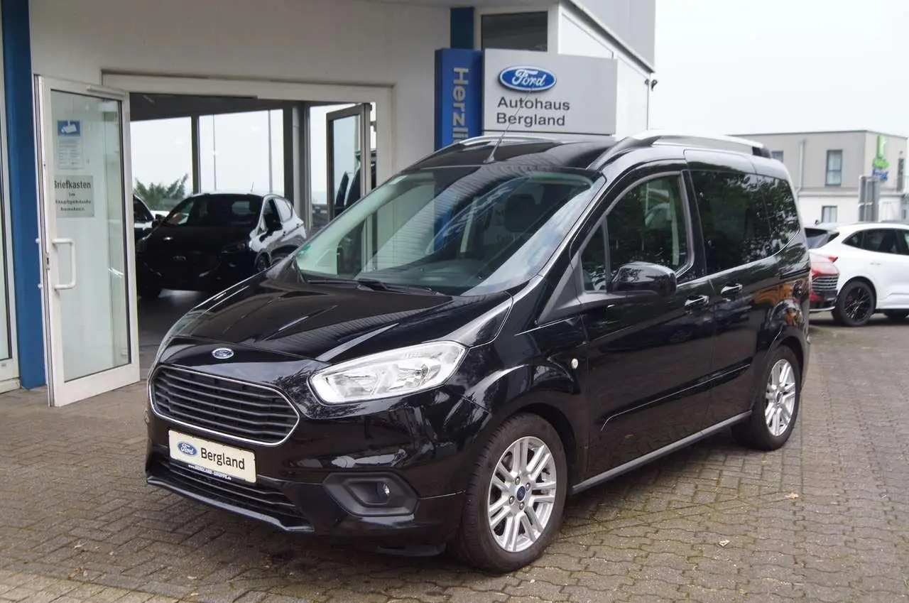 Photo 1 : Ford Tourneo 2019 Essence