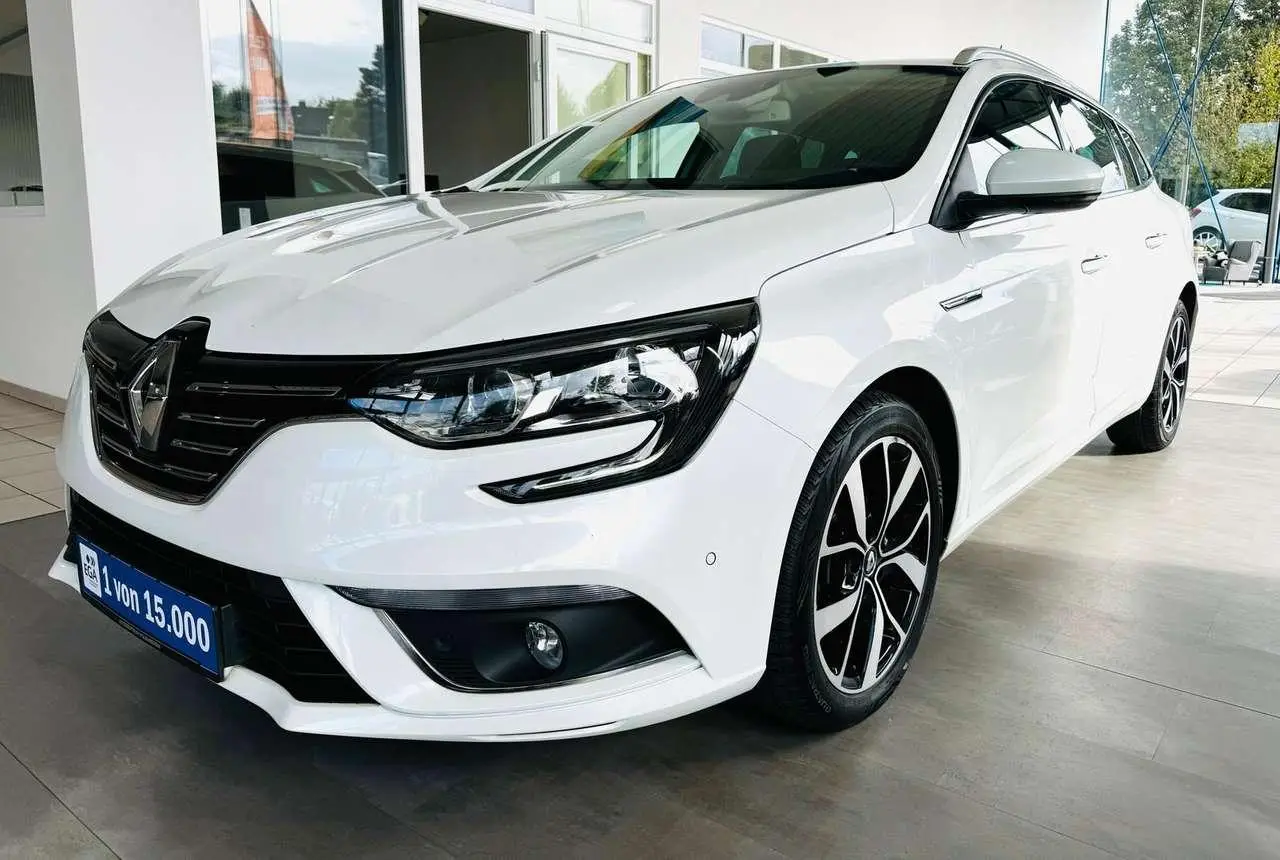 Photo 1 : Renault Megane 2018 Petrol