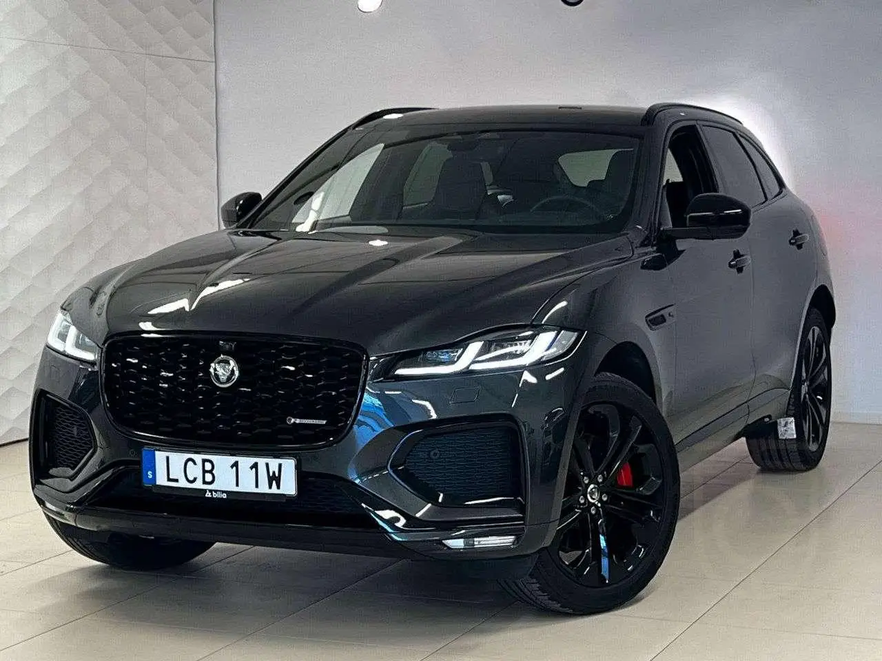 Photo 1 : Jaguar F-pace 2023 Hybride