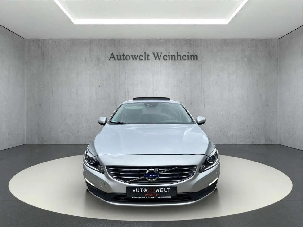 Photo 1 : Volvo V60 2016 Essence