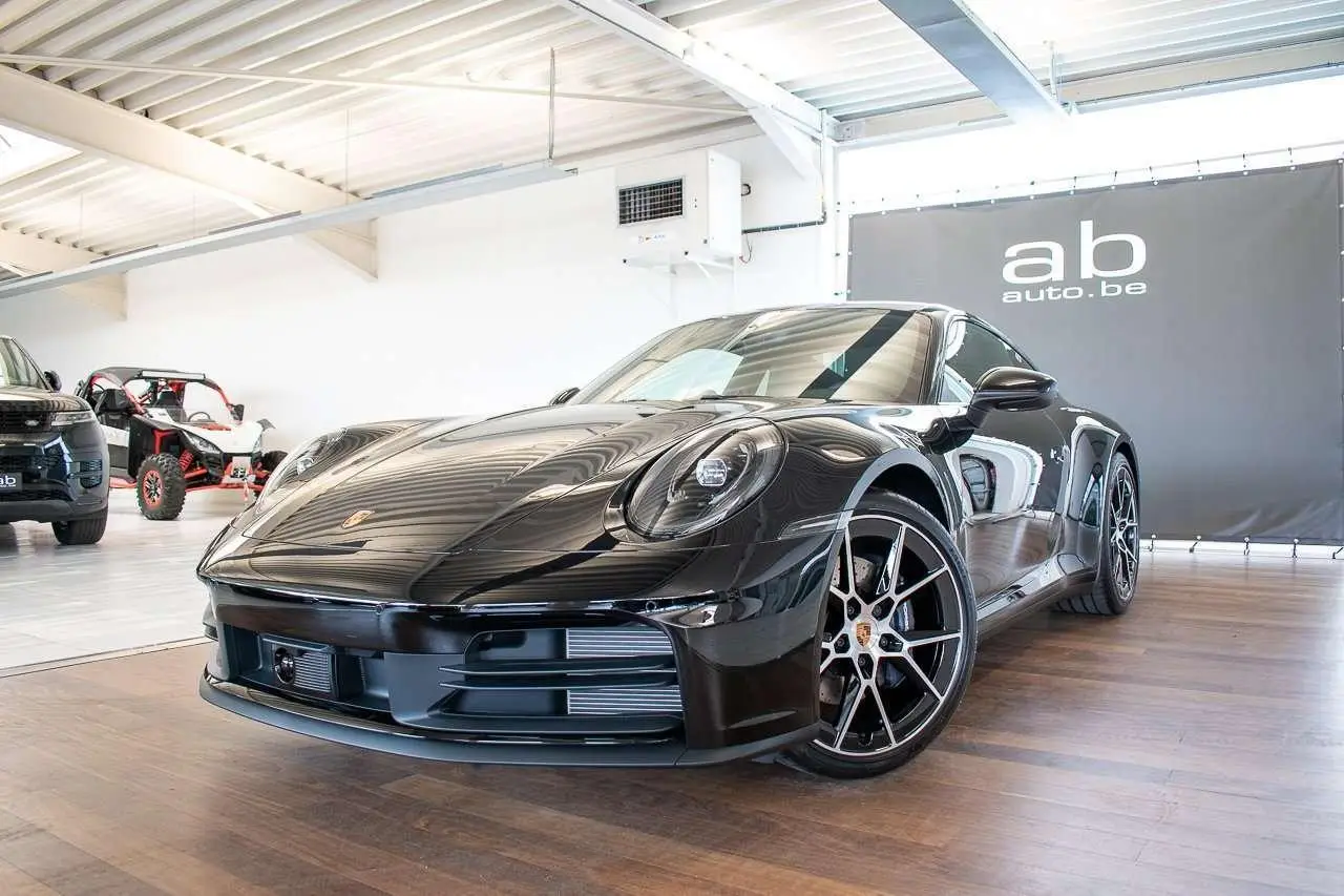 Photo 1 : Porsche 992 2024 Essence