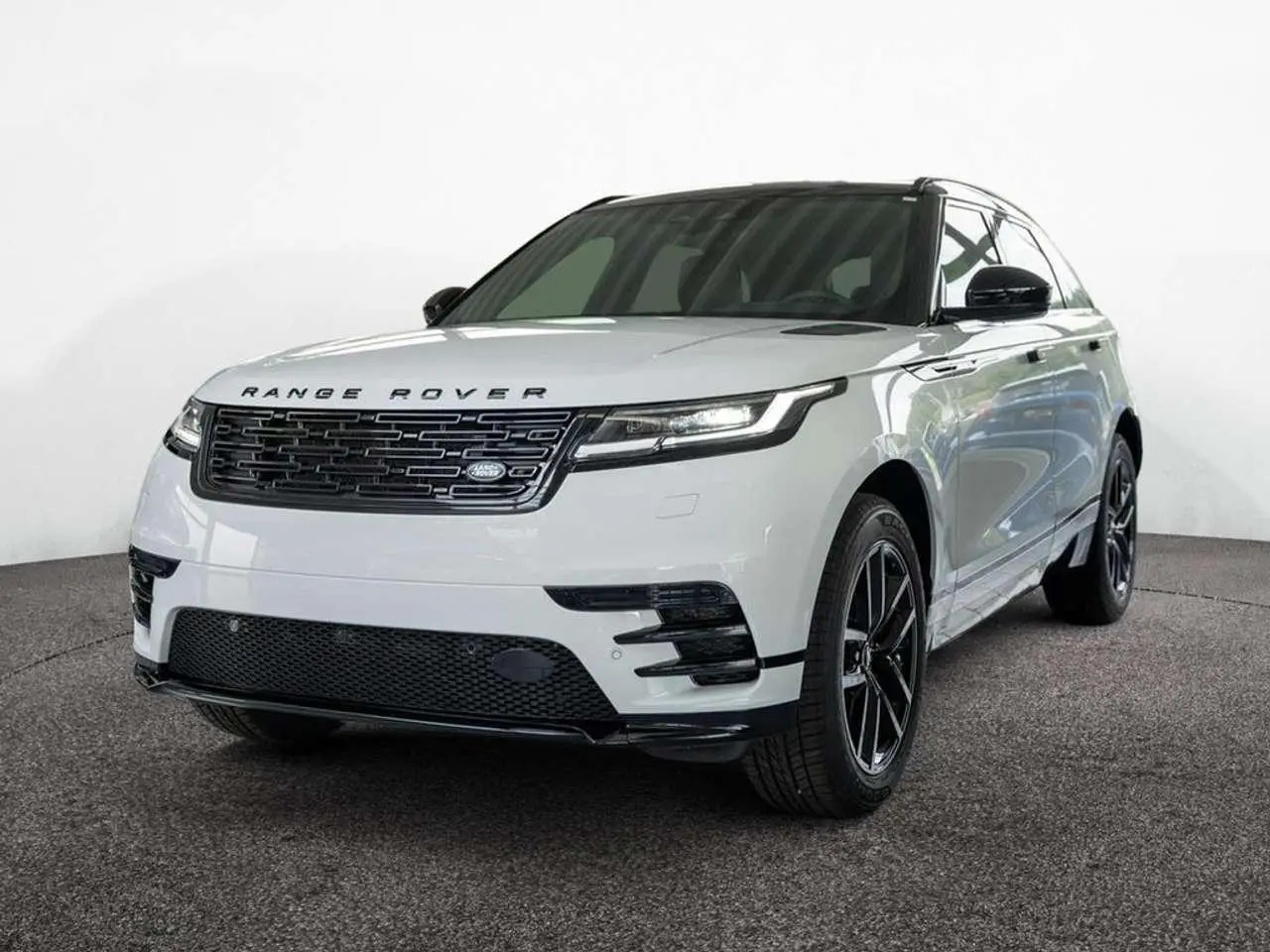 Photo 1 : Land Rover Range Rover Velar 2024 Diesel