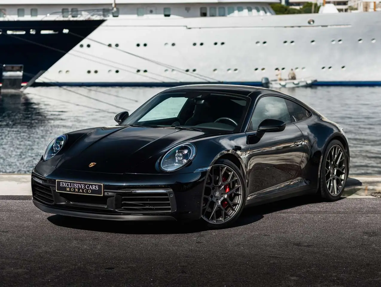 Photo 1 : Porsche 992 2019 Petrol