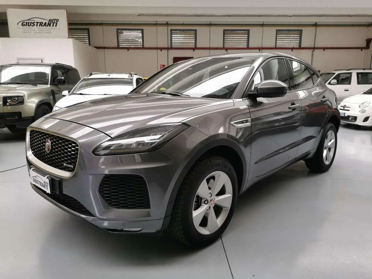 Photo 1 : Jaguar E-pace 2019 Petrol