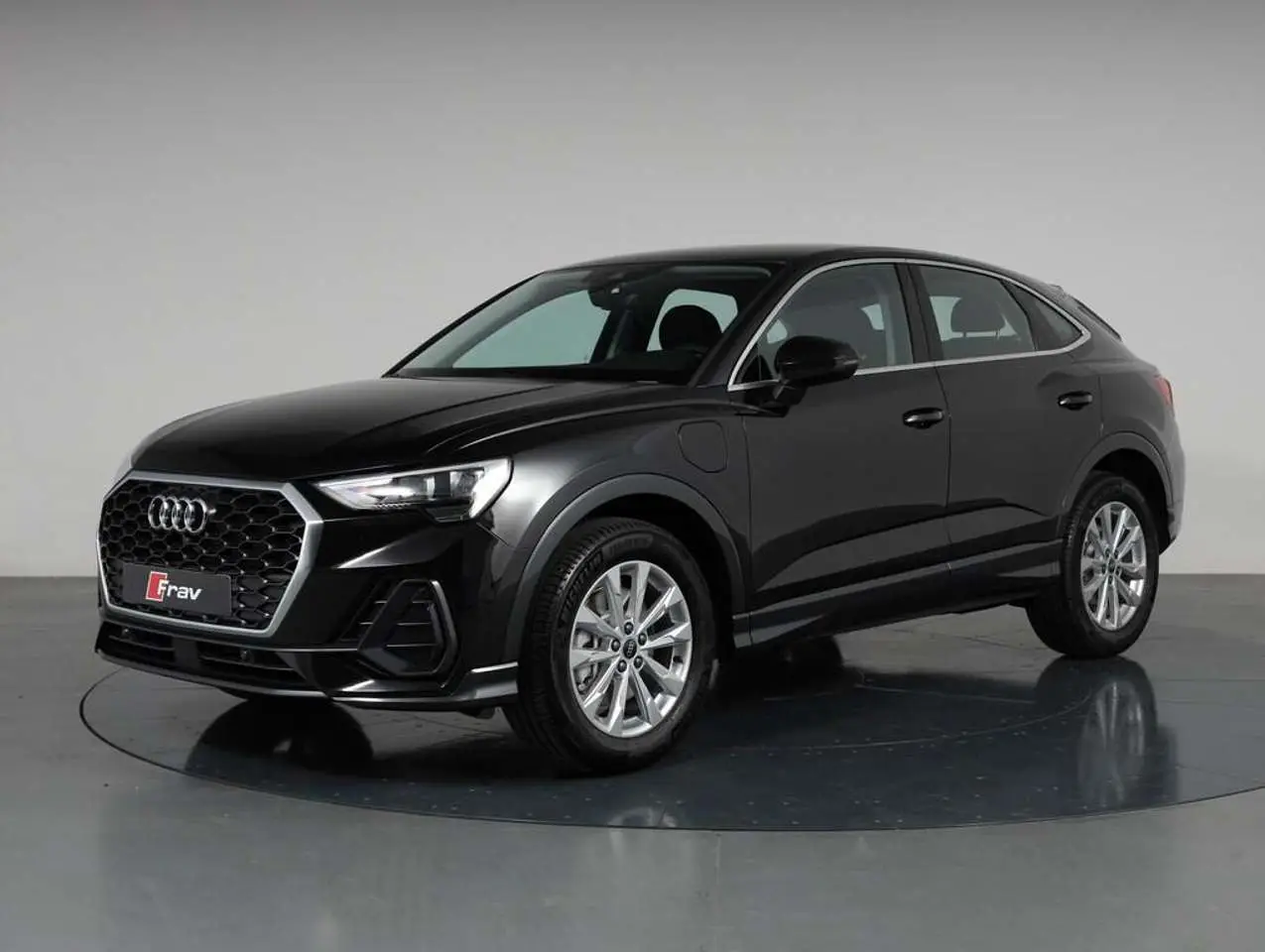 Photo 1 : Audi Q3 2024 Hybrid