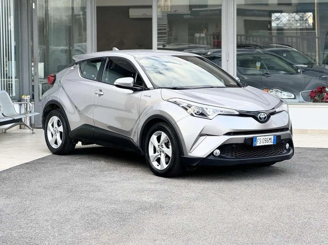 Photo 1 : Toyota C-hr 2018 Hybride