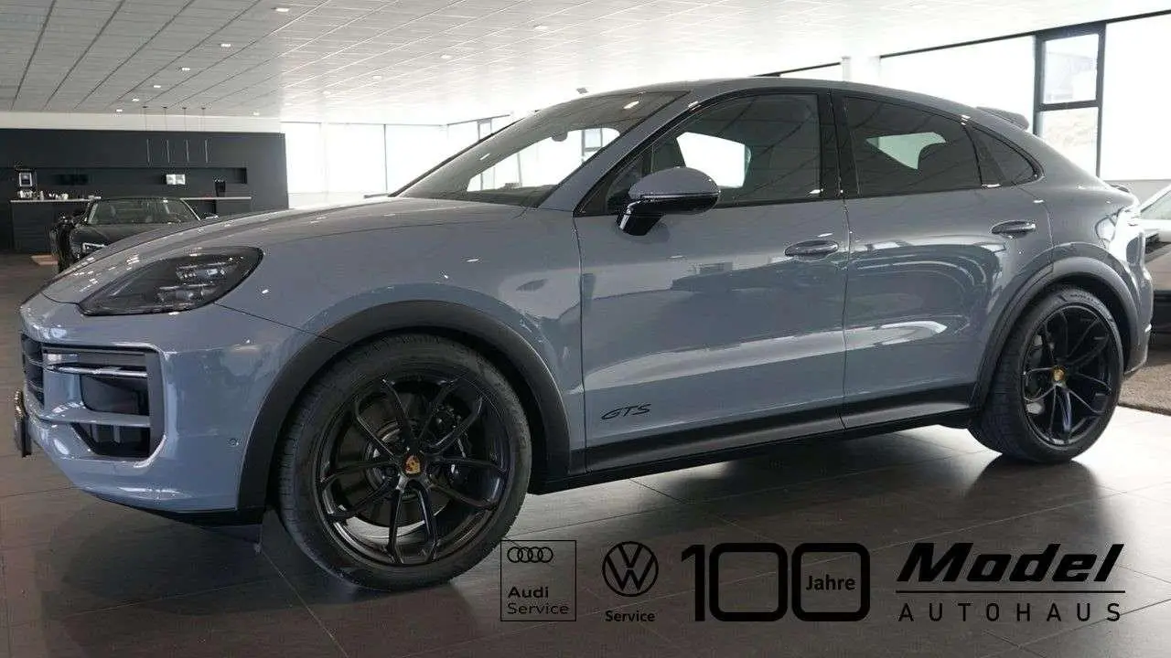 Photo 1 : Porsche Cayenne 2024 Essence