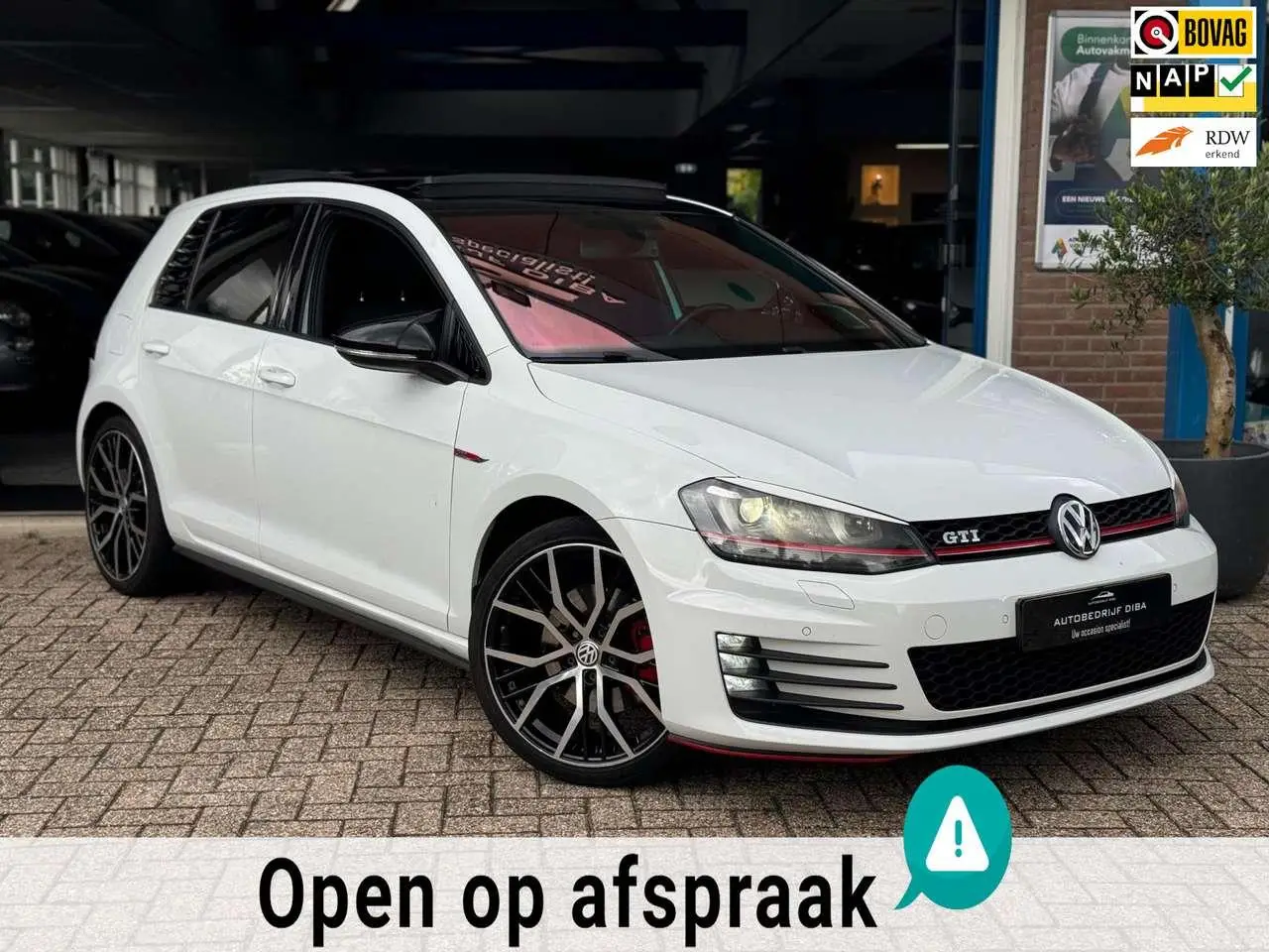 Photo 1 : Volkswagen Golf 2016 Petrol