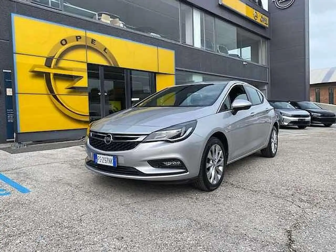 Photo 1 : Opel Astra 2017 Autres