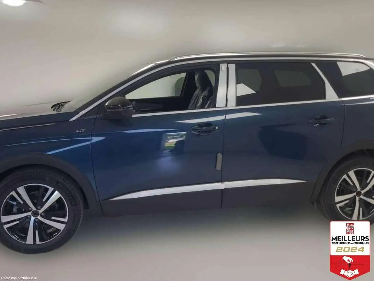 Photo 1 : Peugeot 5008 2024 Hybrid