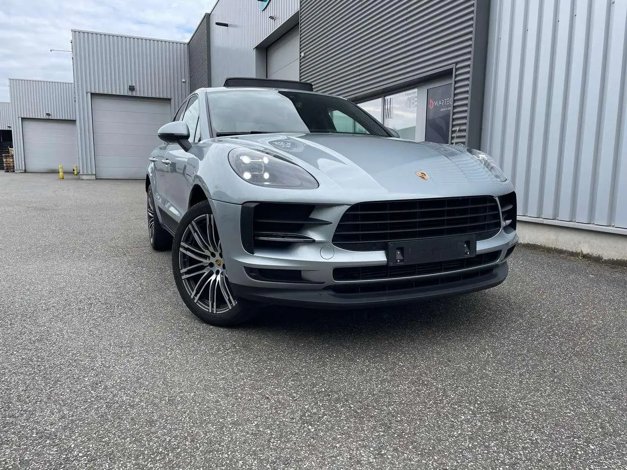 Photo 1 : Porsche Macan 2019 Essence