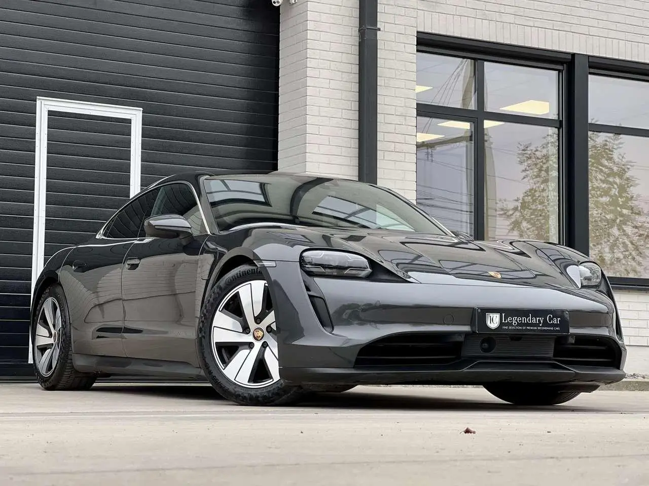 Photo 1 : Porsche Taycan 2020 Electric