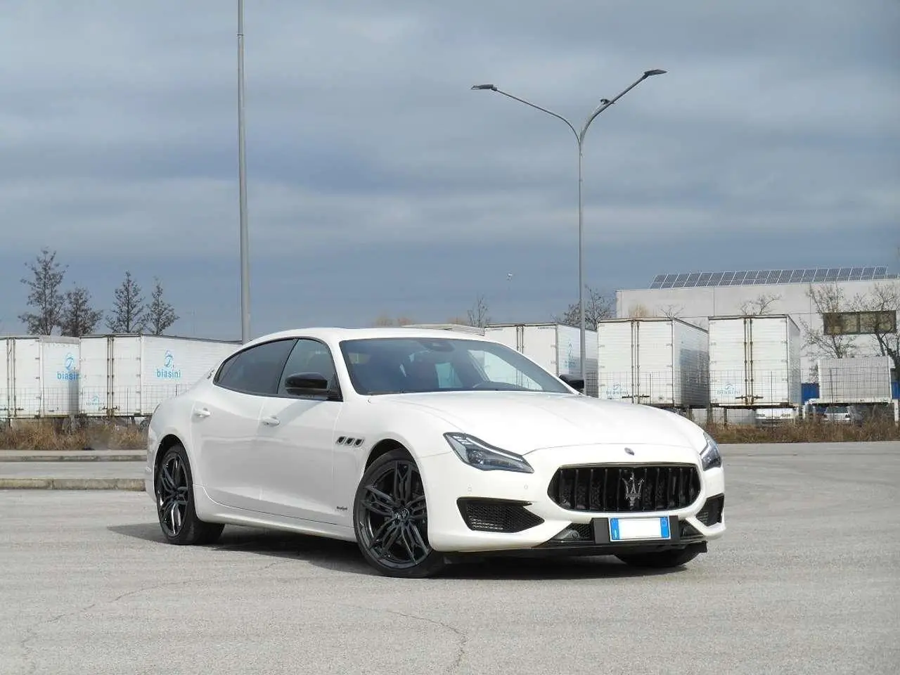 Photo 1 : Maserati Quattroporte 2021 Petrol