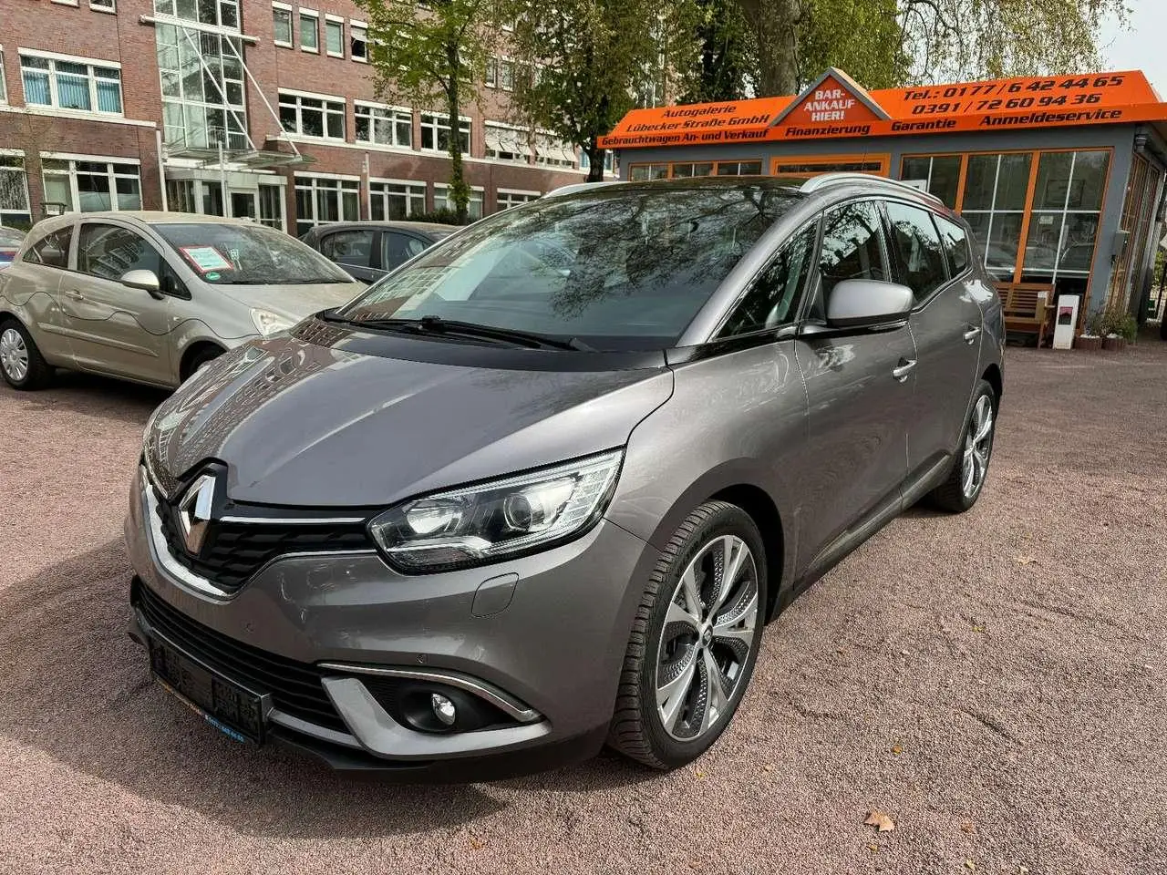 Photo 1 : Renault Grand Scenic 2017 Essence