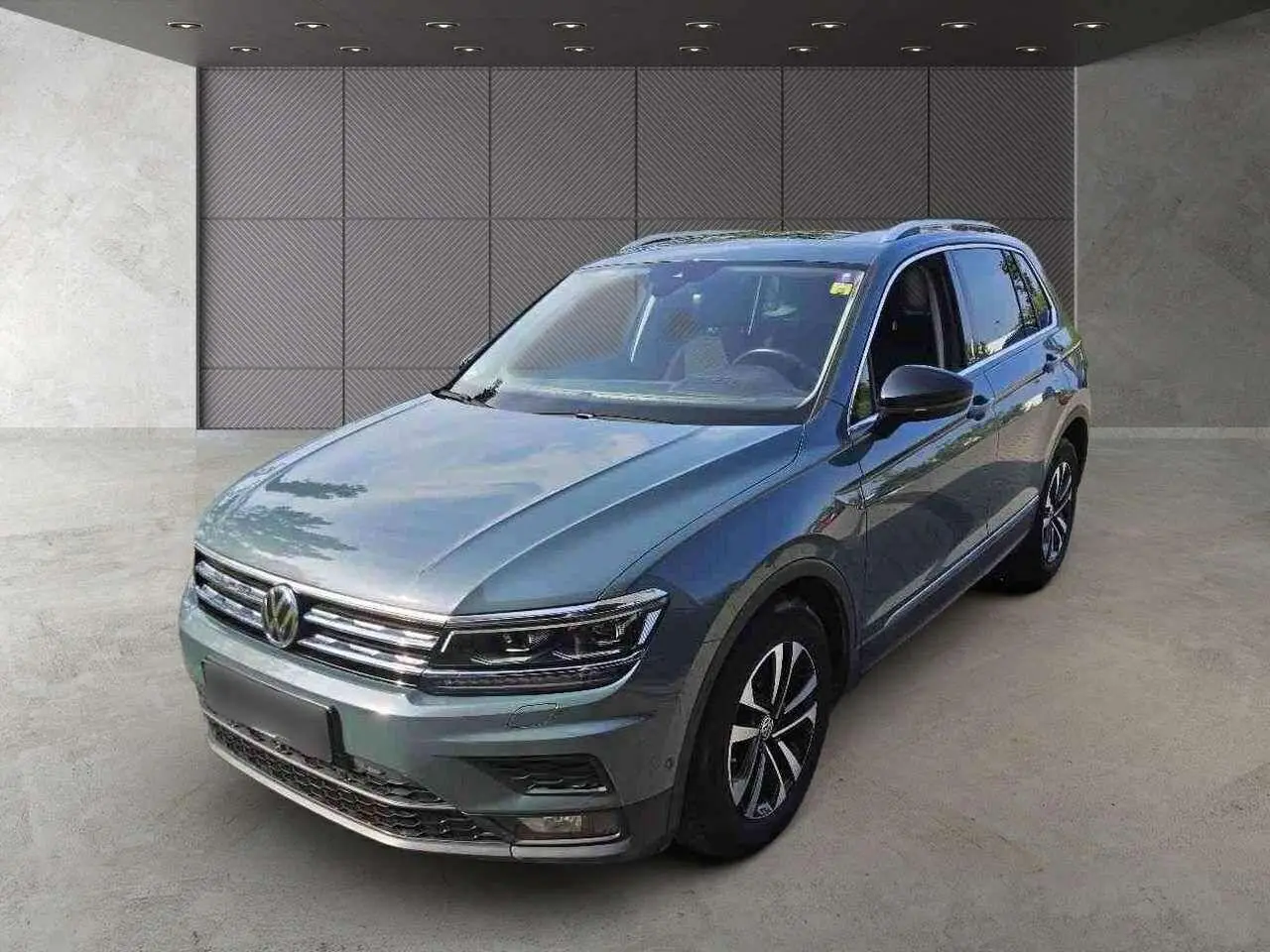 Photo 1 : Volkswagen Tiguan 2020 Essence