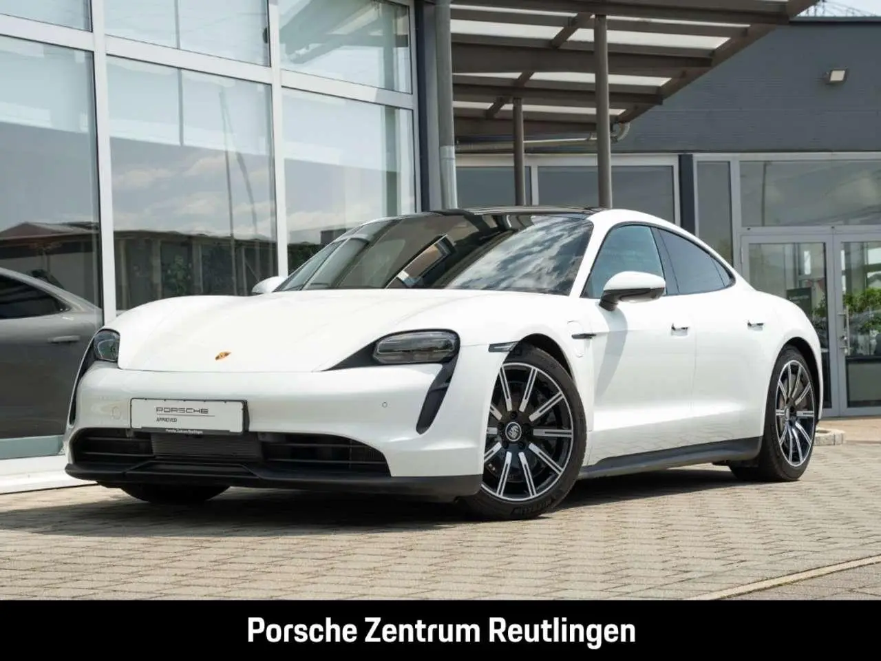 Photo 1 : Porsche Taycan 2021 Électrique