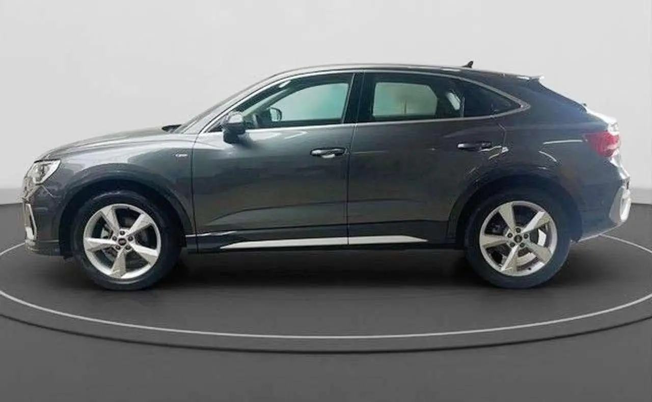 Photo 1 : Audi Q3 2023 Diesel