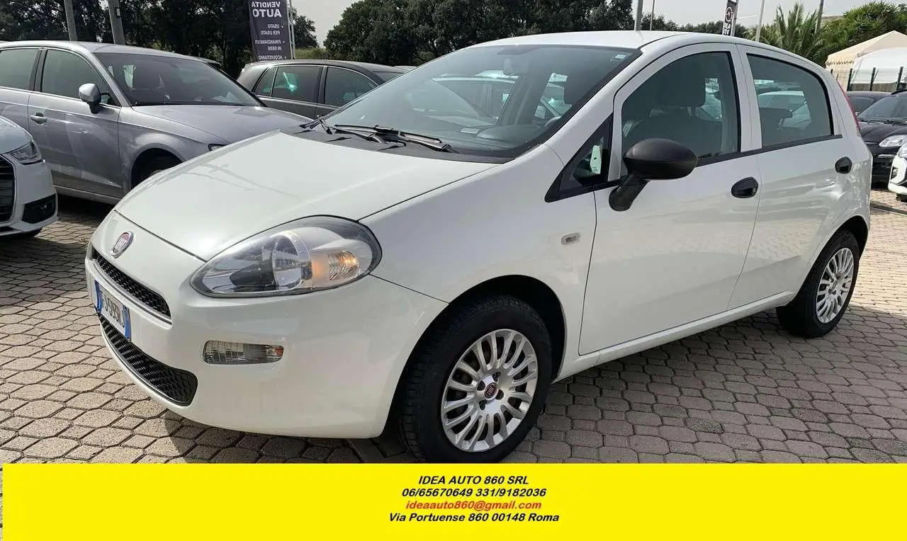 Photo 1 : Fiat Punto 2017 Petrol