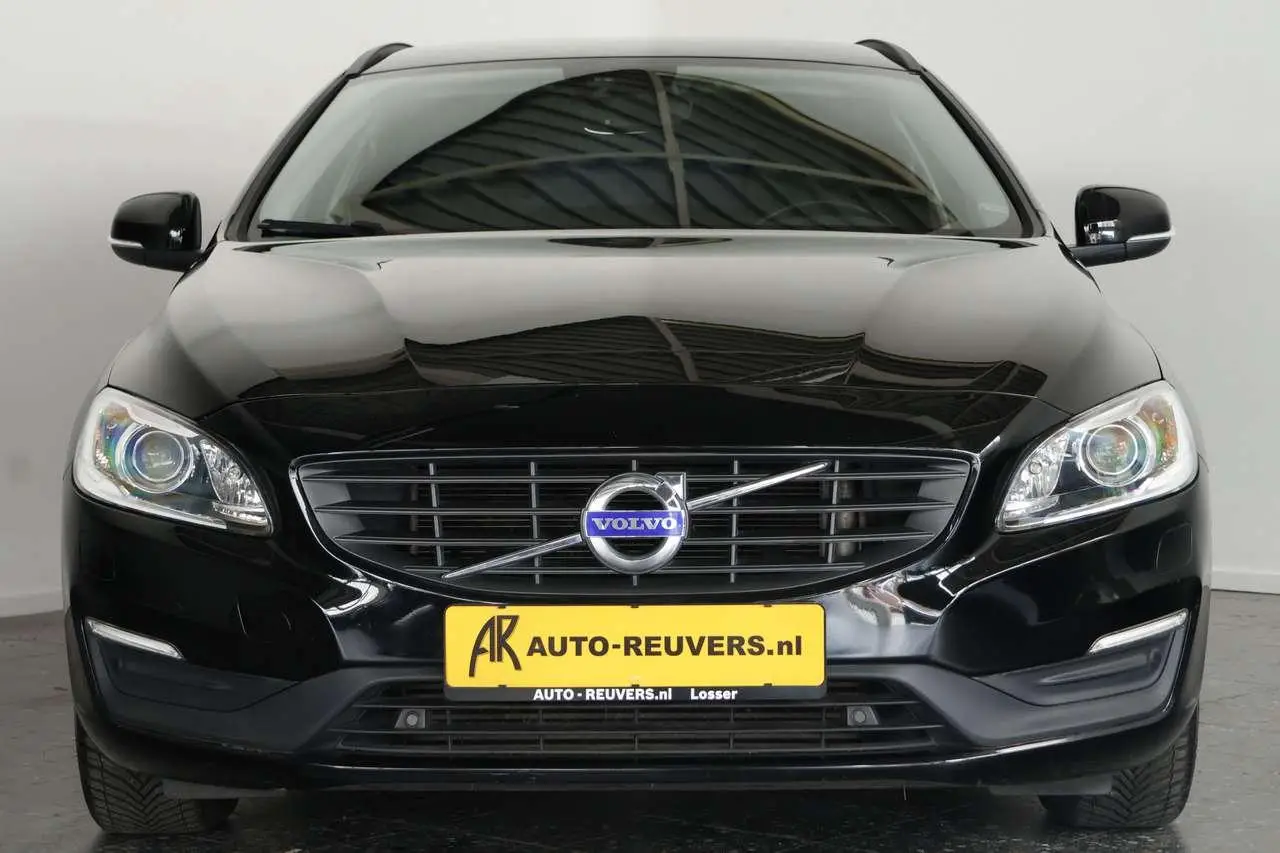 Photo 1 : Volvo V60 2018 Petrol