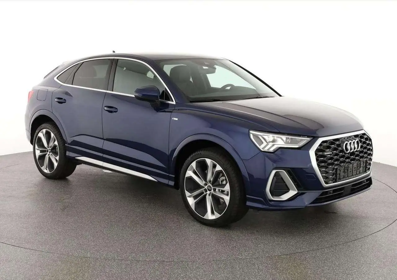 Photo 1 : Audi Q3 2024 Diesel