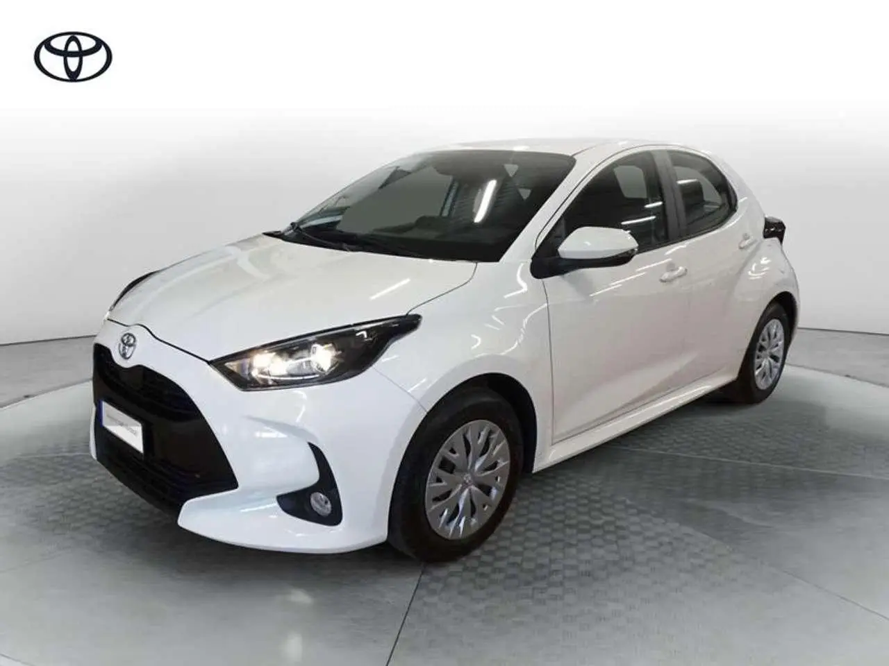 Photo 1 : Toyota Yaris 2023 Petrol