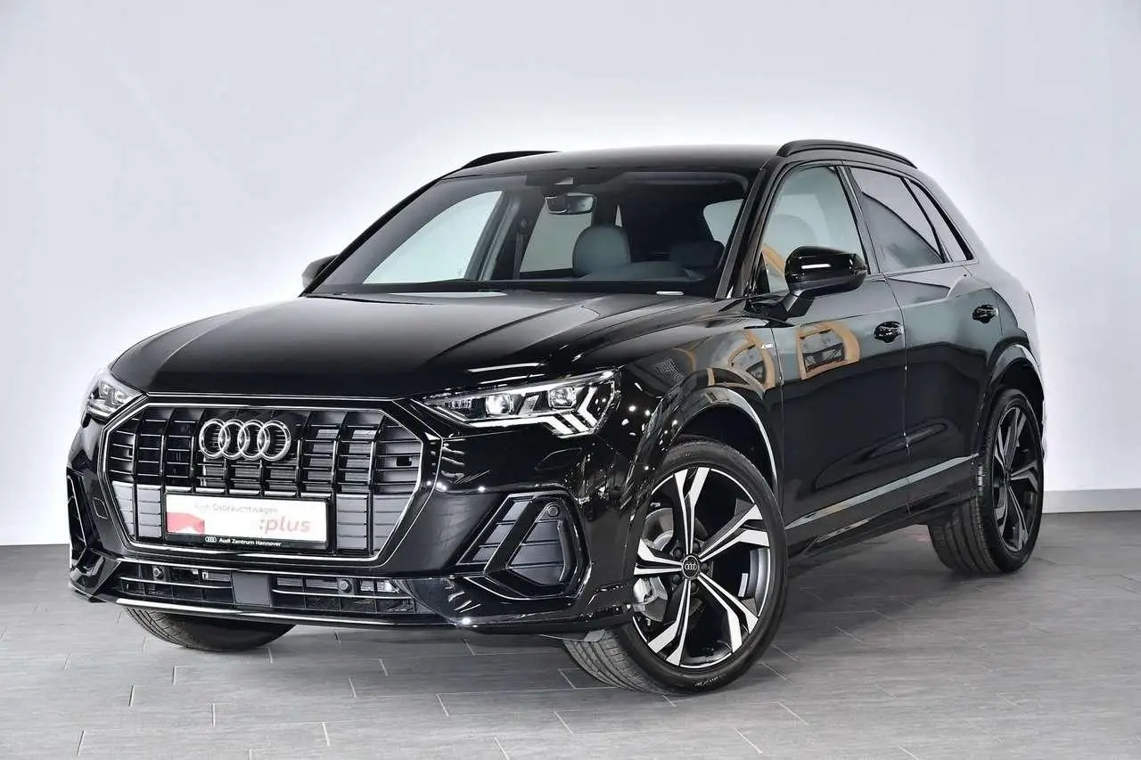 Photo 1 : Audi Q3 2024 Essence