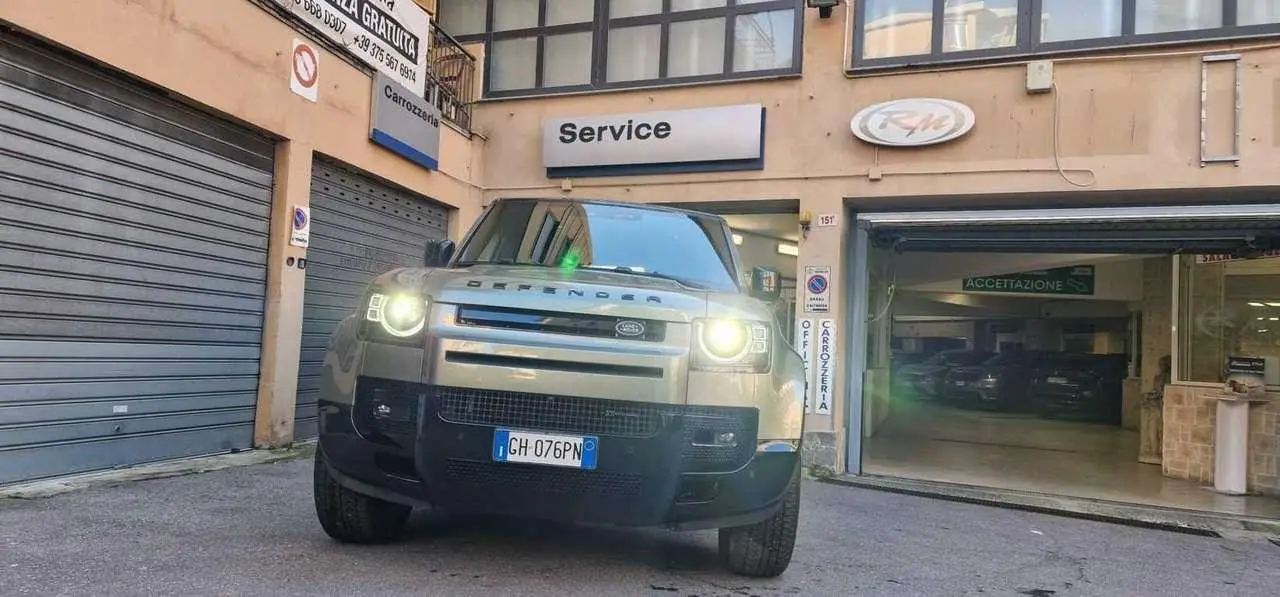 Photo 1 : Land Rover Defender 2021 Hybride