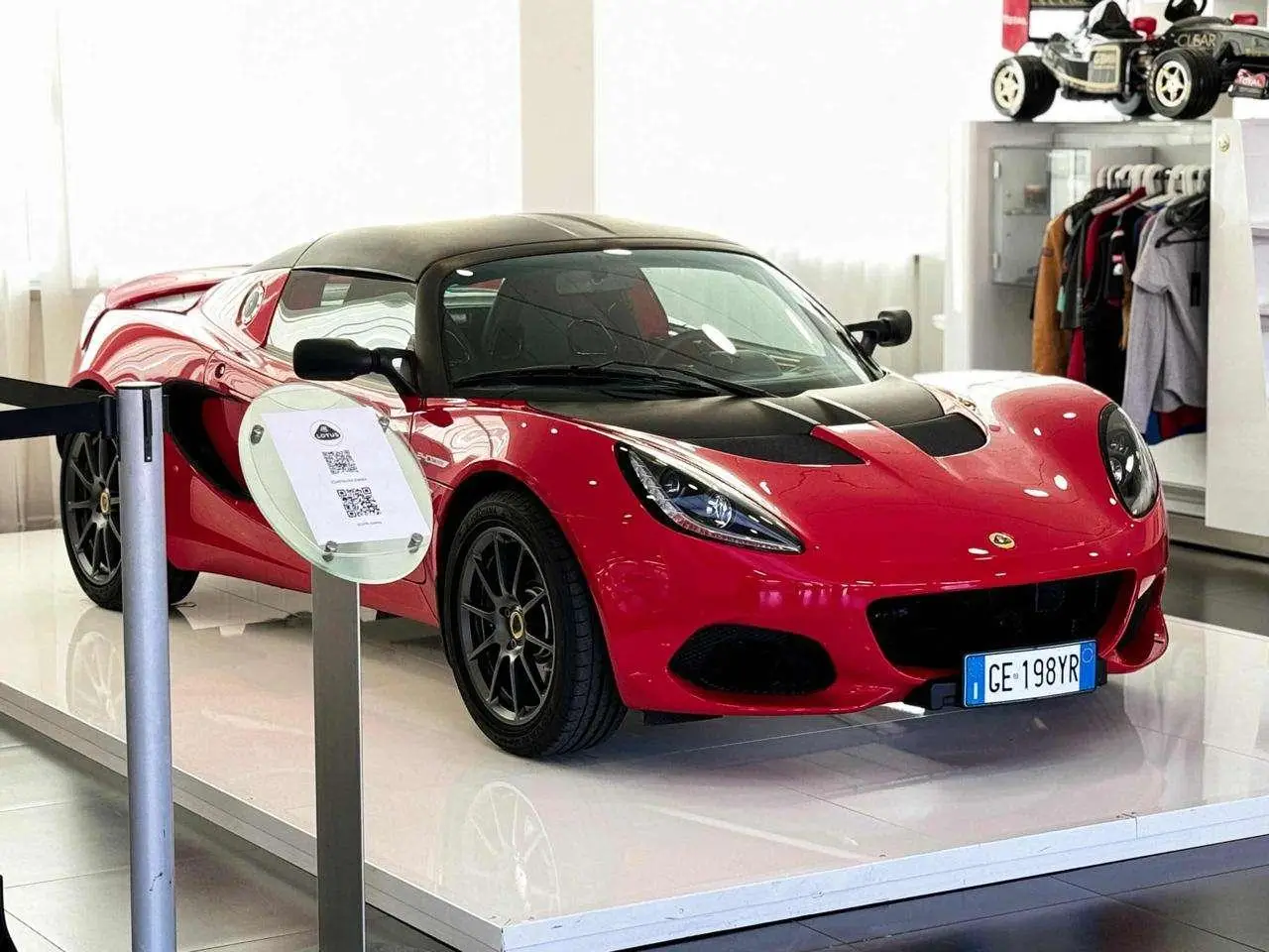 Photo 1 : Lotus Elise 2021 Essence