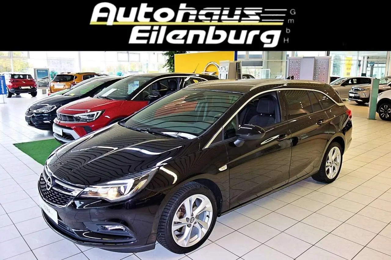 Photo 1 : Opel Astra 2017 Petrol