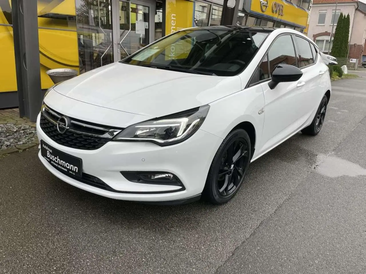 Photo 1 : Opel Astra 2018 Essence