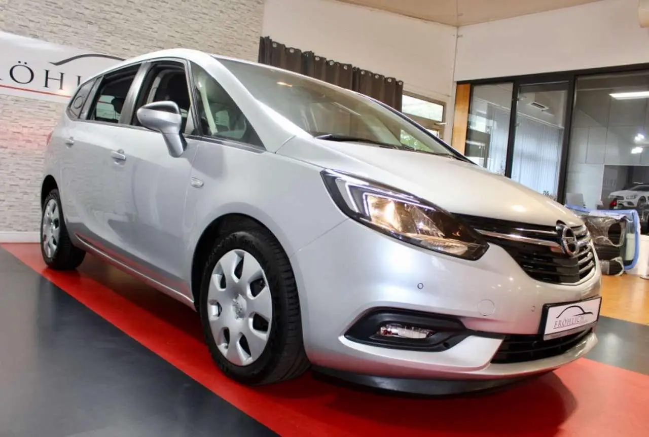 Photo 1 : Opel Zafira 2018 Diesel