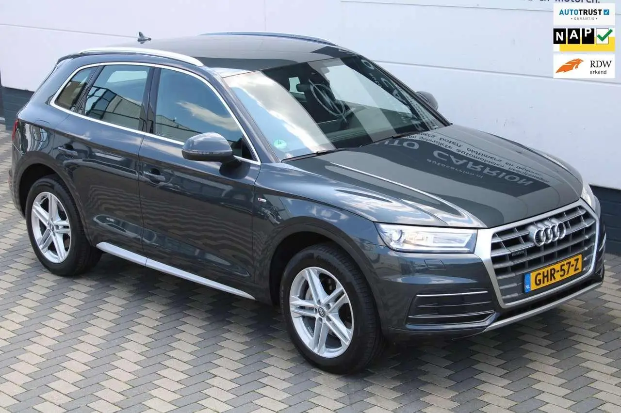 Photo 1 : Audi Q5 2018 Essence