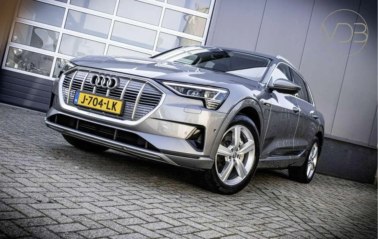 Photo 1 : Audi E-tron 2020 Électrique