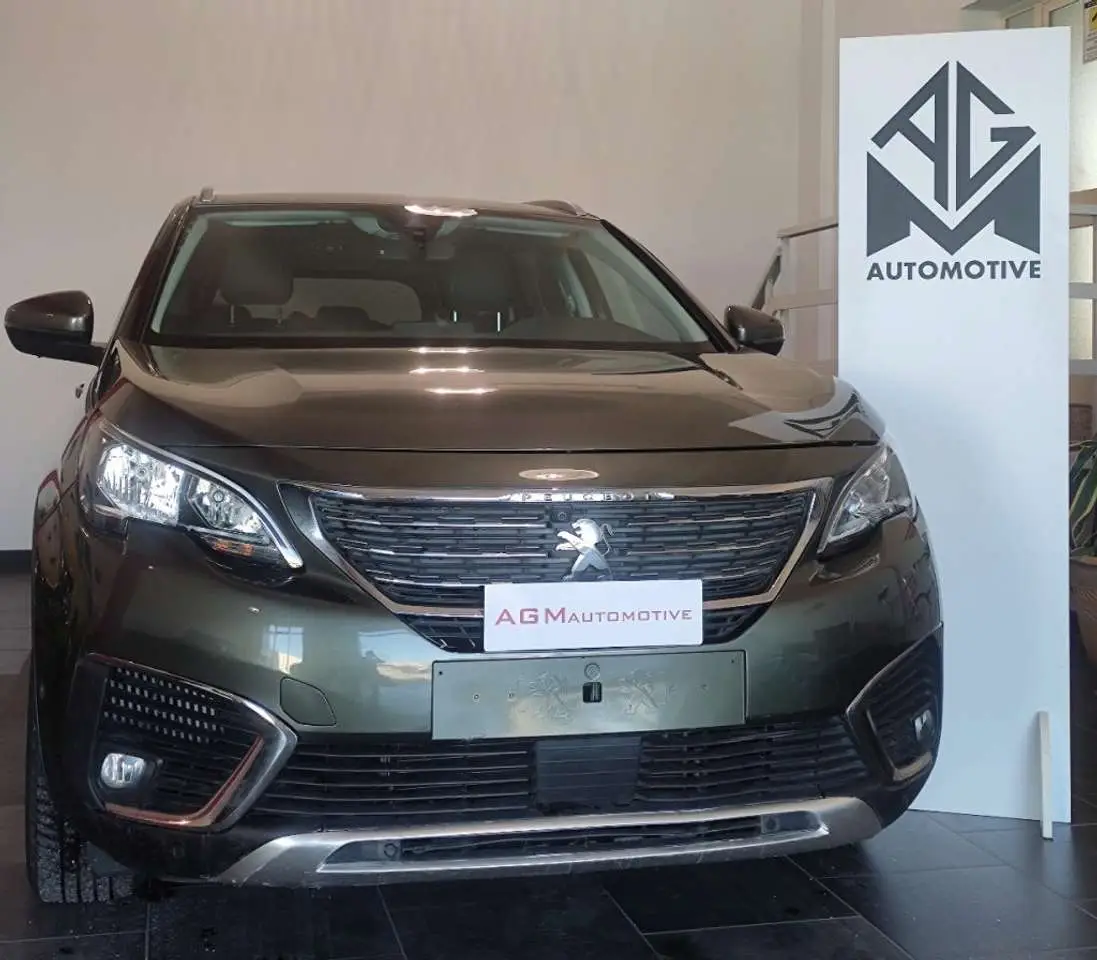 Photo 1 : Peugeot 5008 2018 Diesel